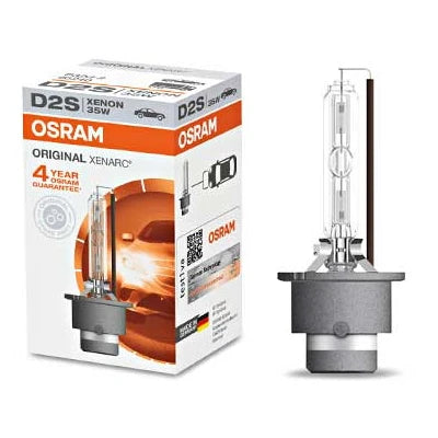 Osram Xenarc Original D2S -polttimo tuotepakkauksen kanssa kuvattuna valkoista taustaa vasten.