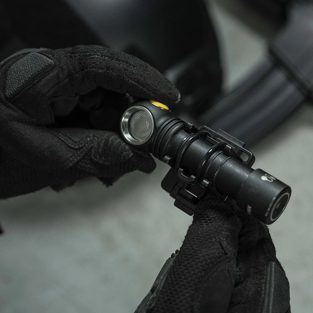 Kypäräkiinnike Armytek AHM-05 / NVG-kiinnikkeelle