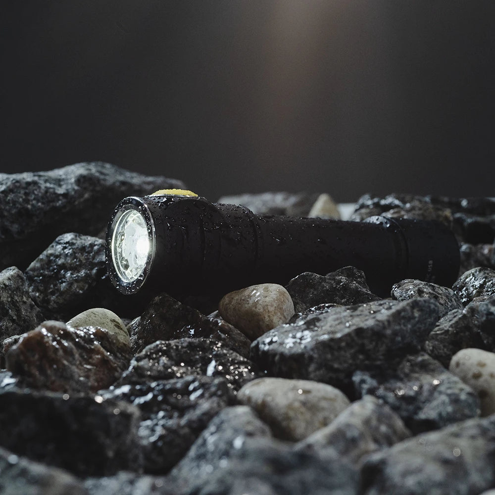 Taskulamppu Armytek Prime C2 Magnet USB Lämmin Sävy 930 lm