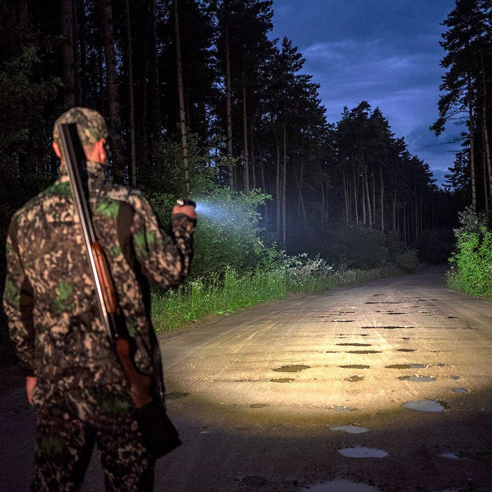 Taskulamppu Armytek Viking Pro Magnet USB Kylmä Sävy 2200 lm