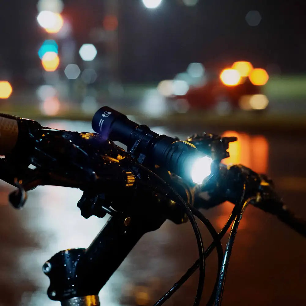 Taskulamppu Armytek Prime C2 Pro Magnet USB Lämmin Sävy 2230 lm