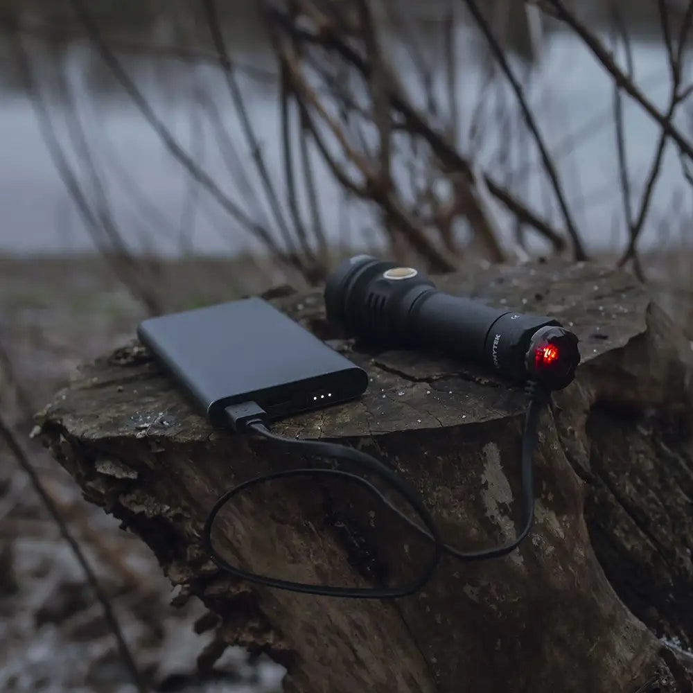 Taskulamppu Armytek Prime C2 Pro Max Lämmin Sävy 3720 lm