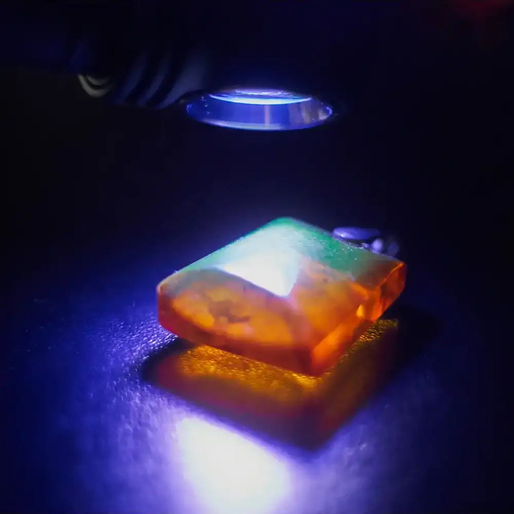 Otsalamppu Armytek Wizard C2 WUV Kylmä Sävy & UV-valo / 1100 lm