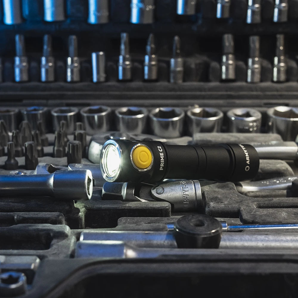 Taskulamppu Armytek Prime C2 Magnet USB Lämmin Sävy 930 lm