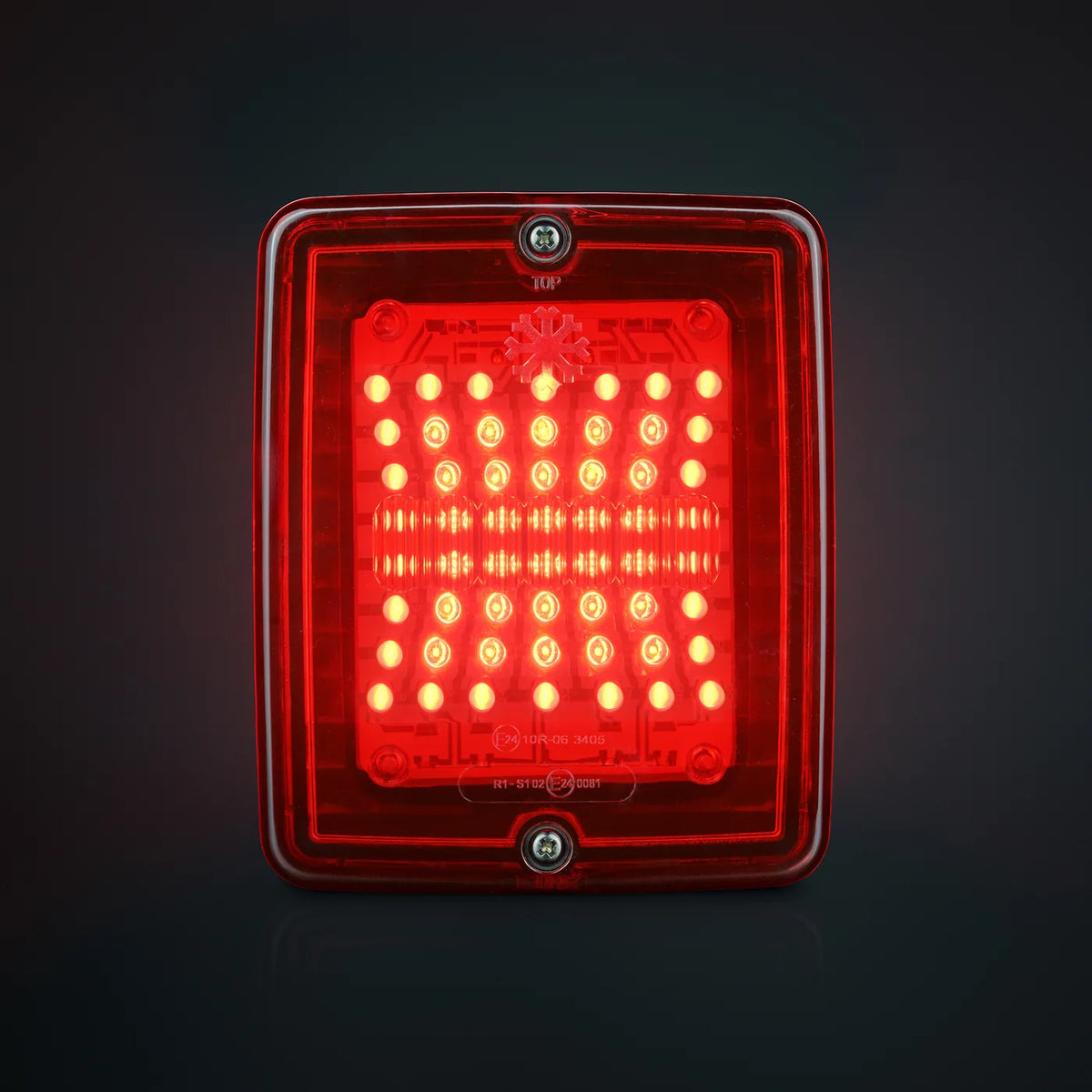IZE LED Square Takavalo, parkki/jarru, punainen linssi – 2-toiminen LED-takavalo