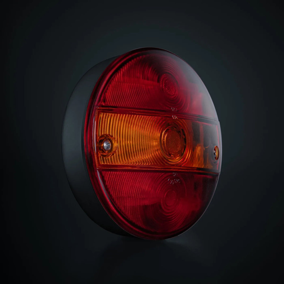 IZE LED OG Takavalo, parkki/jarru/vilkku, Ø142 mm – 3-toiminen LED-takavalo
