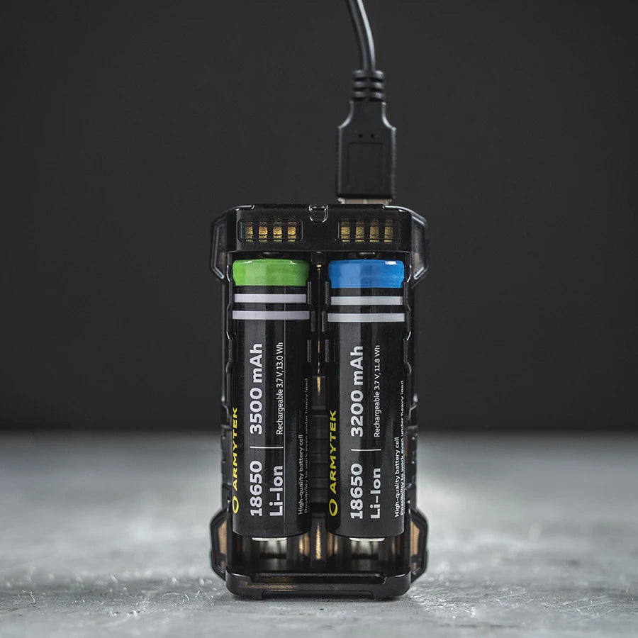 Akkulaturi Armytek Handy C2 Pro, 2 Latauspaikkaa