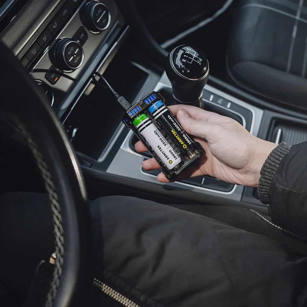 Akkulaturi Armytek Handy C2 VE, 2 latauspaikkaa