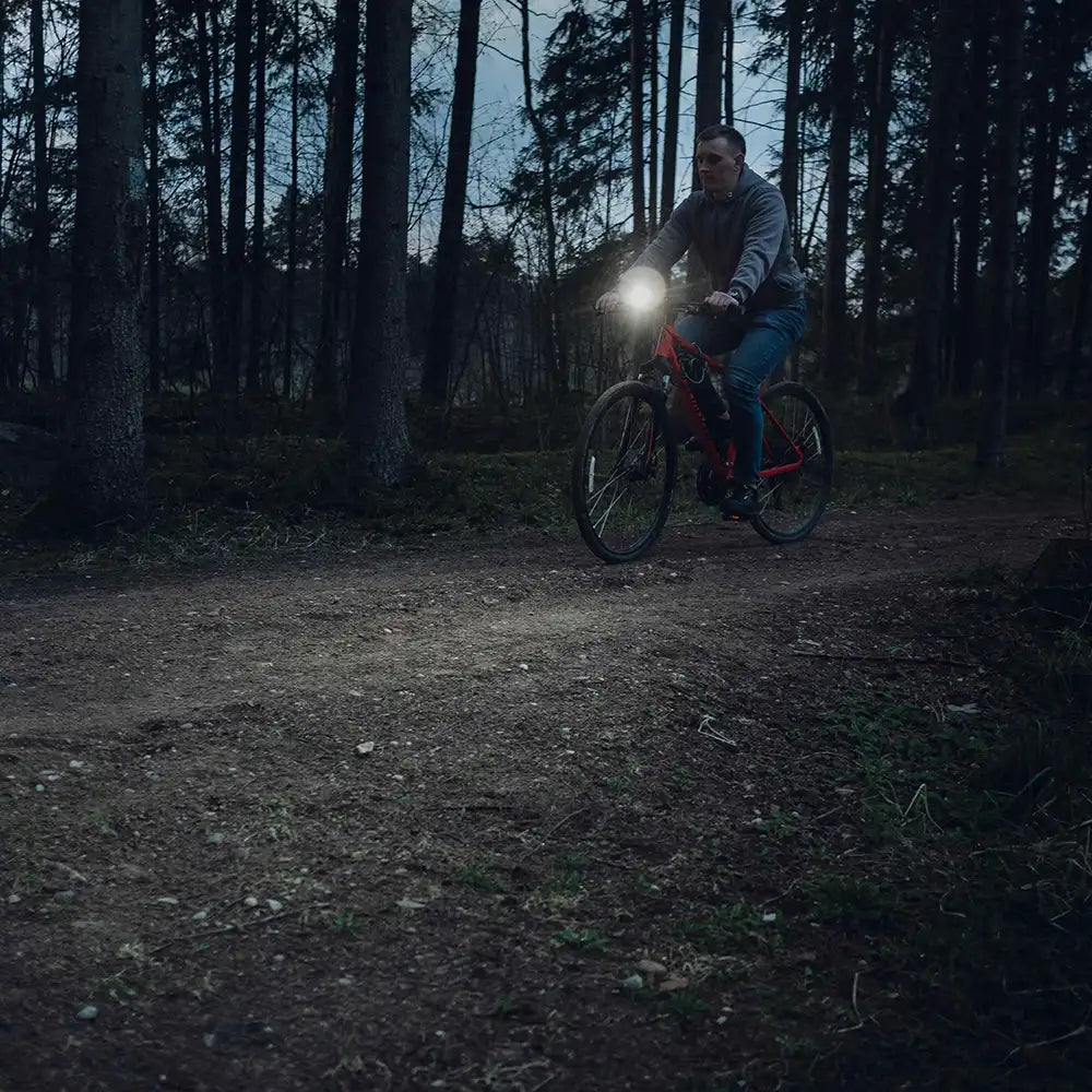 Otsalamppu Armytek Wizard C2 WR Magnet USB Kylmä Sävy & Punainen 1100 lm