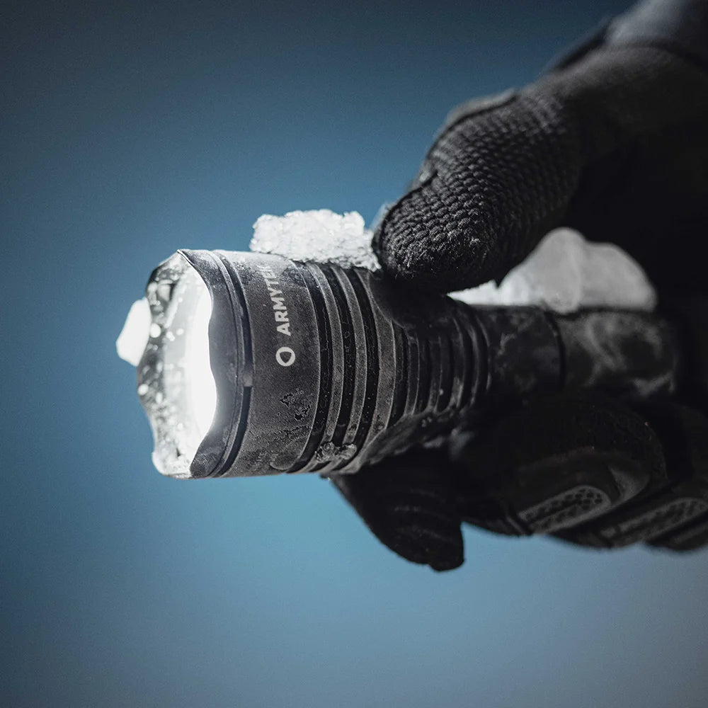 Taskulamppu Armytek Viking Pro Magnet USB Lämmin Sävy 2050 lm