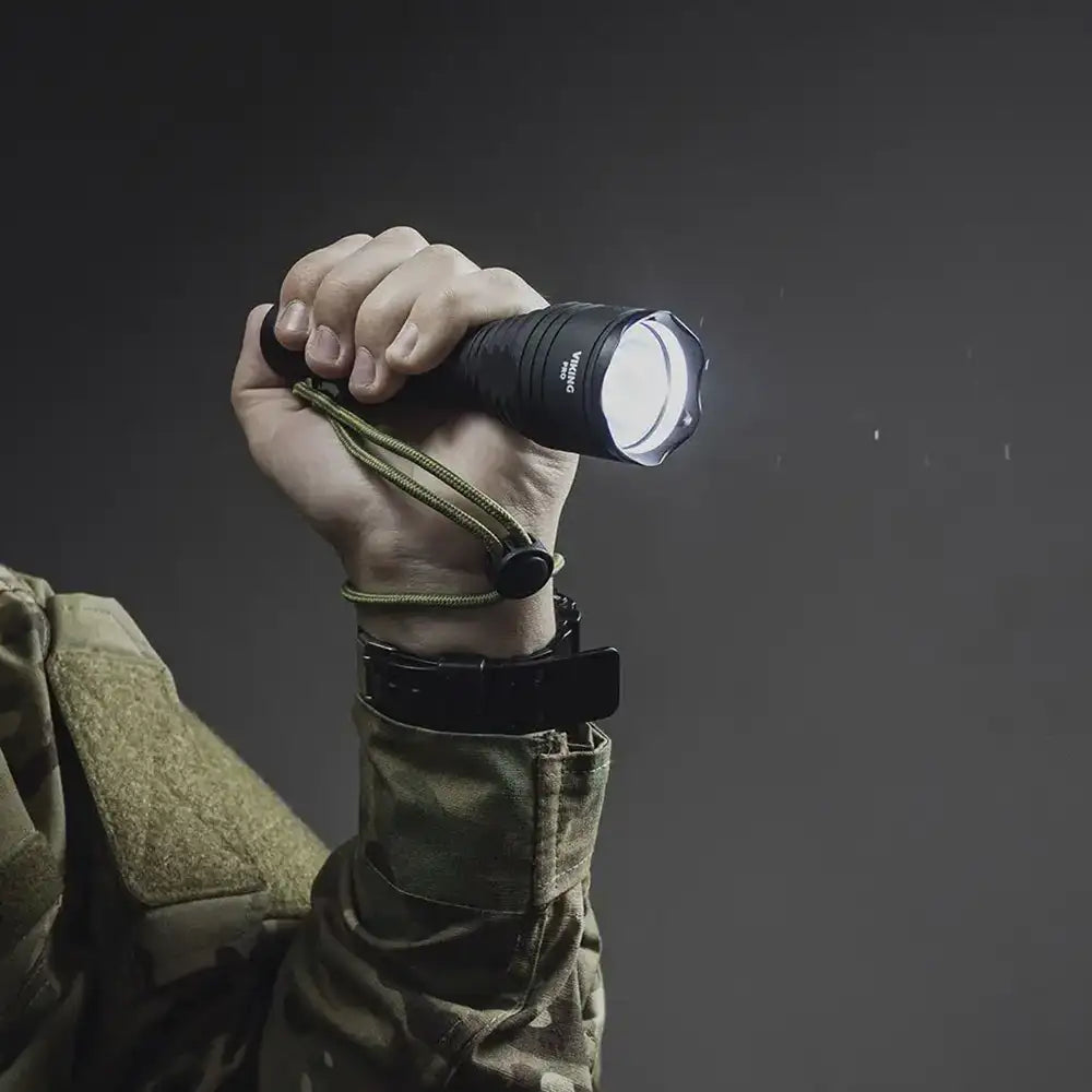 Taskulamppu Armytek Viking Pro Lämmin Sävy Laajennettu Valaisinpaketti 2050 lm