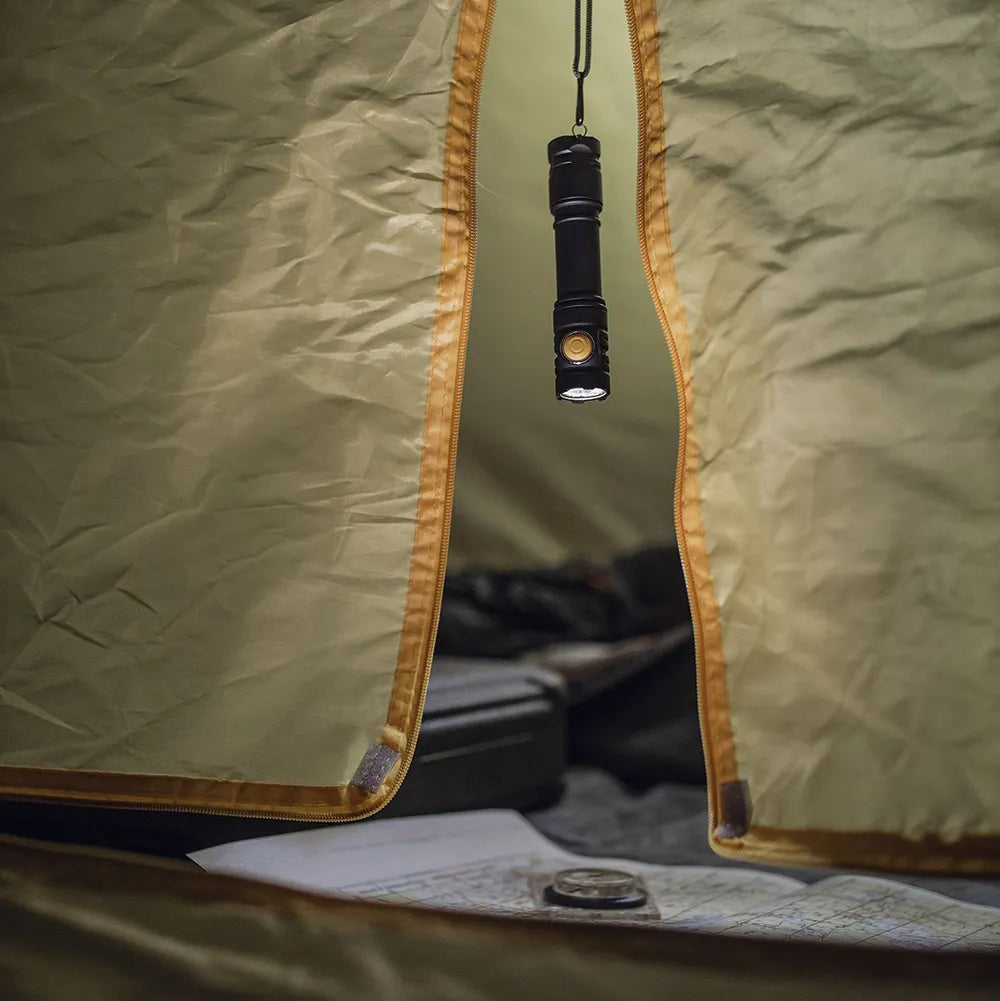 Taskulamppu Armytek Partner C2 Magnet USB Kylmä Sävy 1100 lm