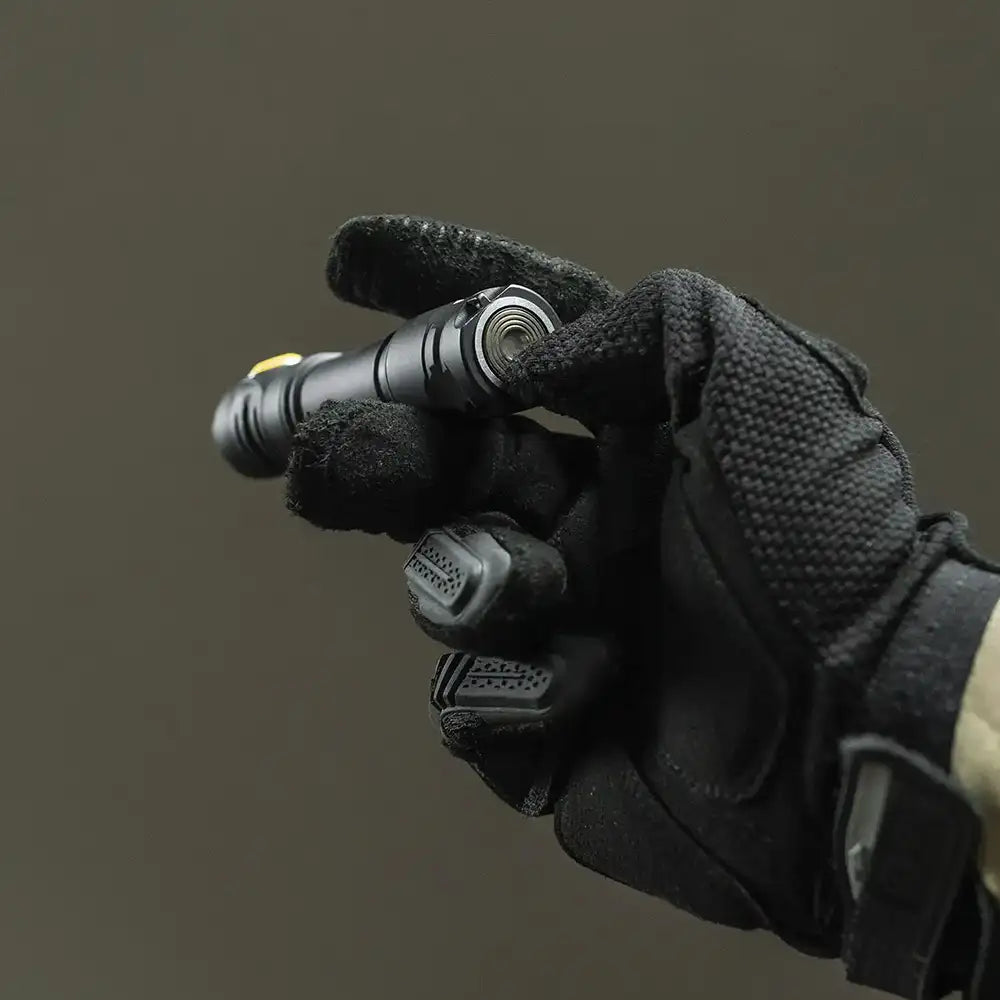 Taskulamppu Armytek Partner C2 Magnet USB Lämmin Sävy 1020 lm