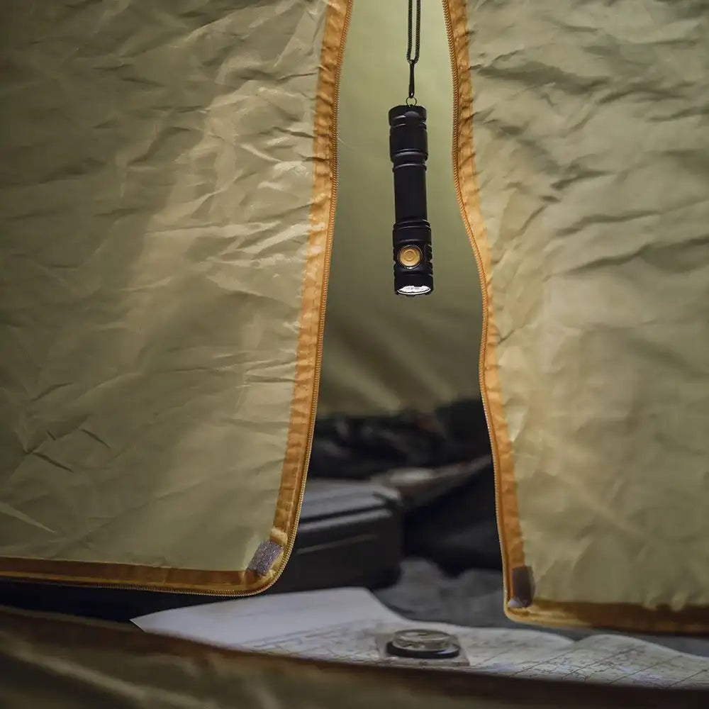 Taskulamppu Armytek Partner C2 Magnet USB Lämmin Sävy 1020 lm