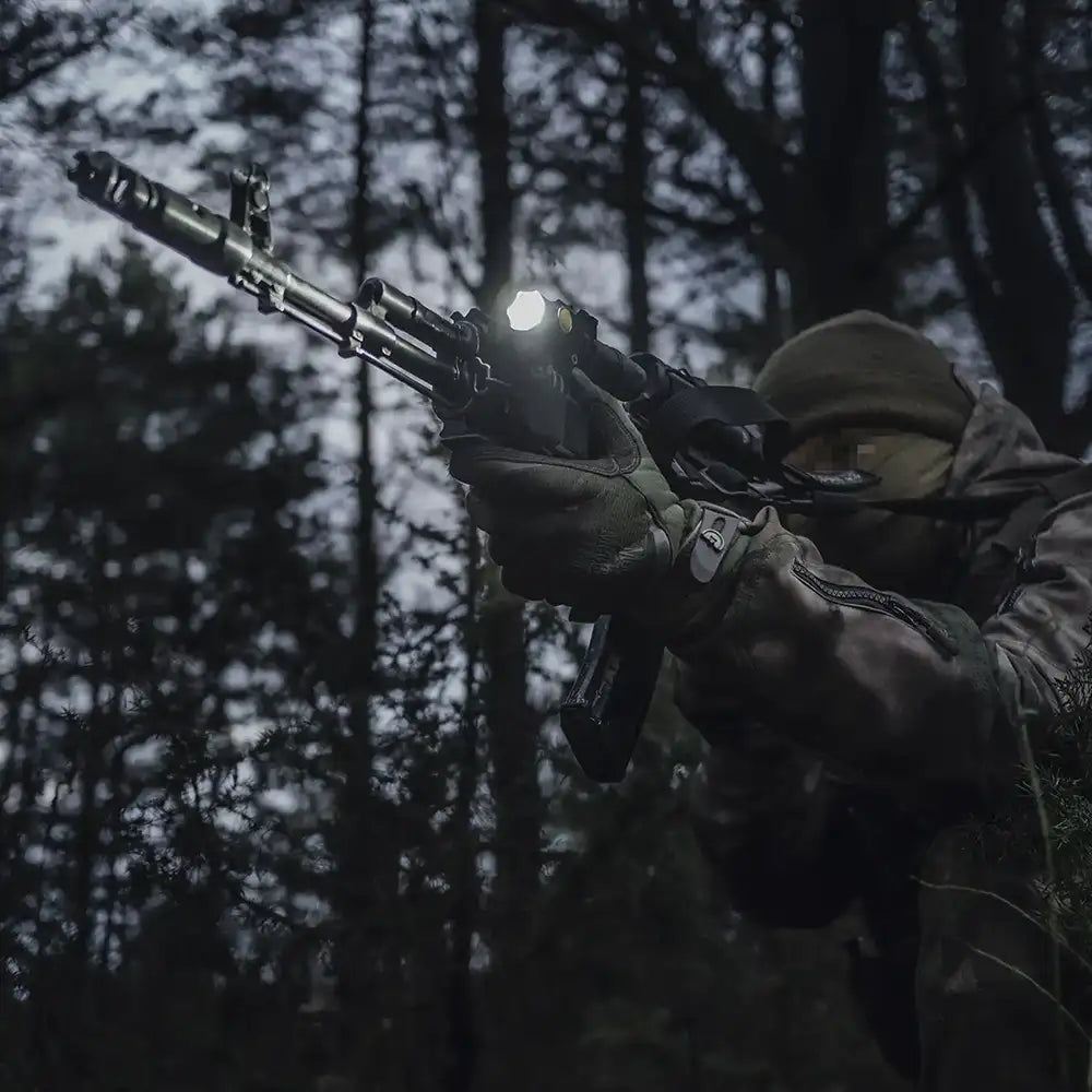 Taskulamppu Armytek Partner C2 Magnet USB Lämmin Sävy 1020 lm