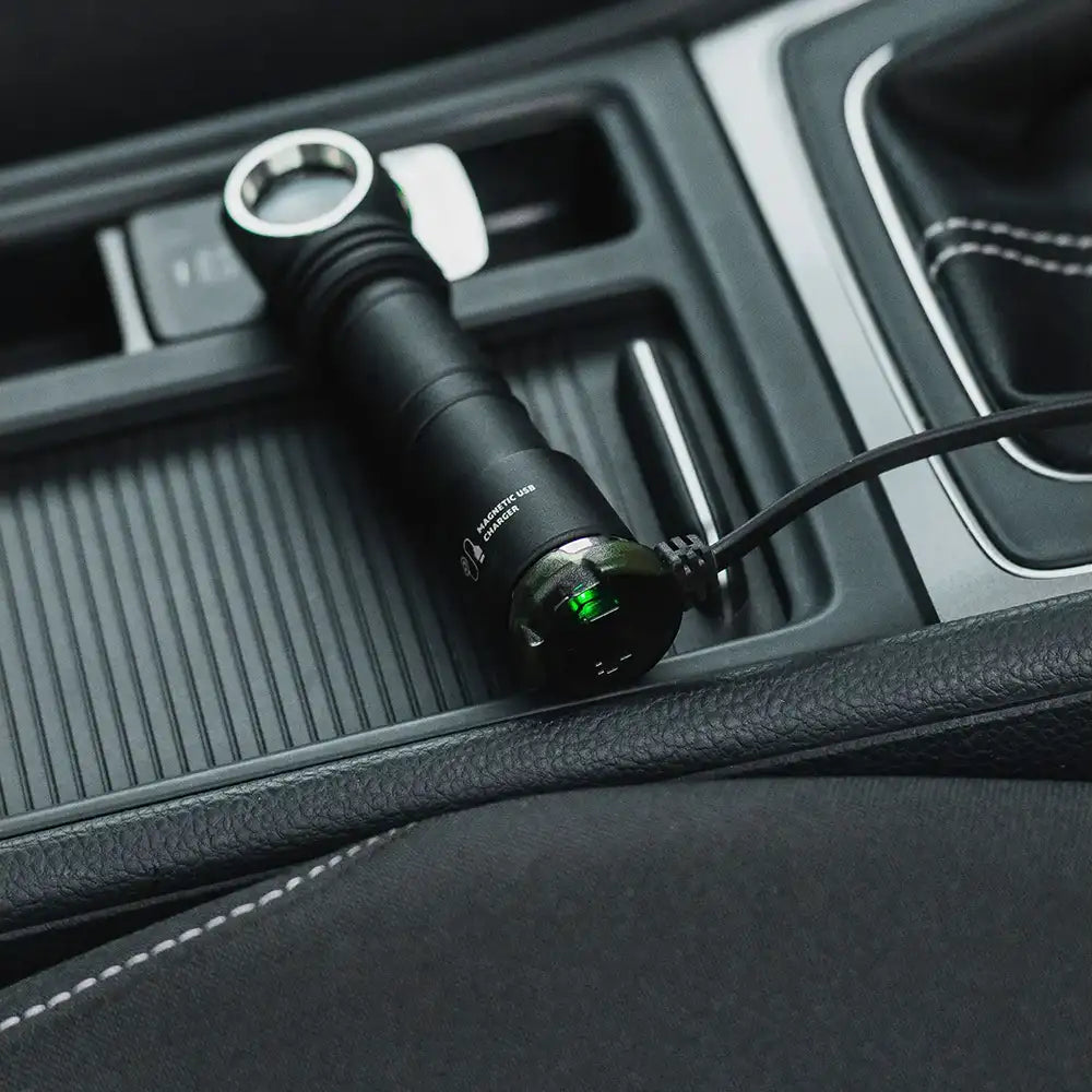 Otsalamppu Armytek Wizard C2 Pro Lämmin Sävy 2330 lm