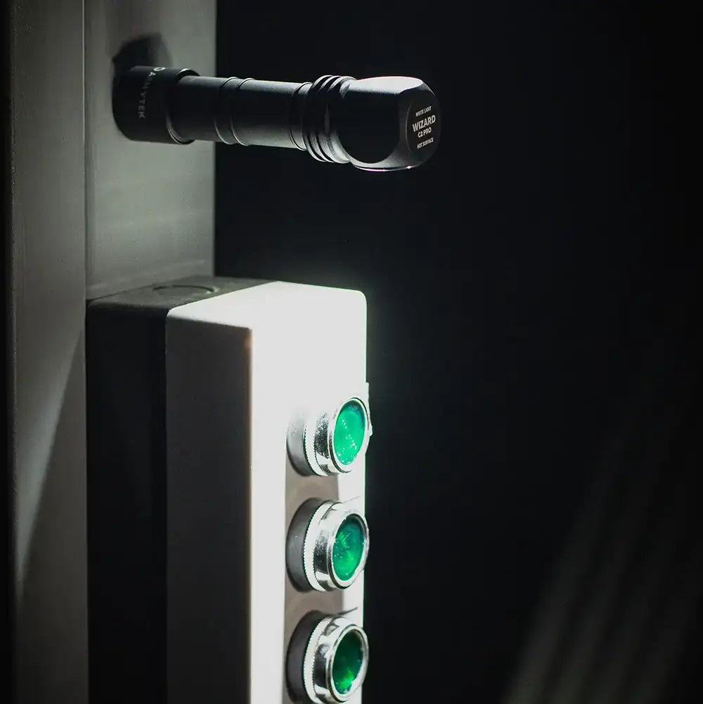 Otsalamppu Armytek Wizard C2 Pro Lämmin Sävy 2330 lm