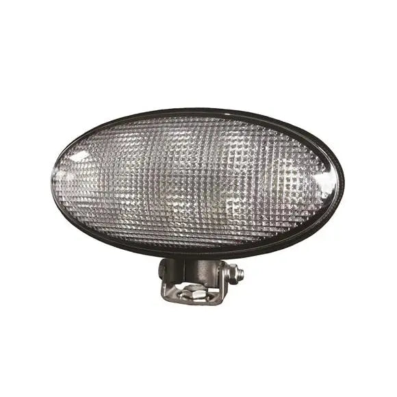 Soikea, kuvioidulla kirkkaalla linssillä varustettu LED-työvalo, jossa on metallinen asennusjalka valkoisella taustalla.